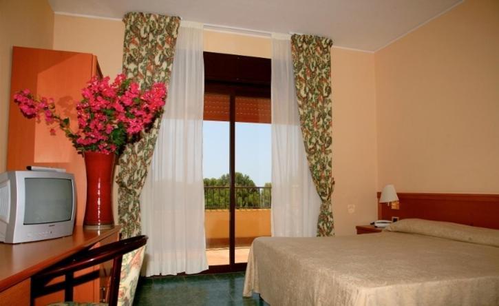 Conte Di Cabrera Hotel Club Pozzallo Buitenkant foto